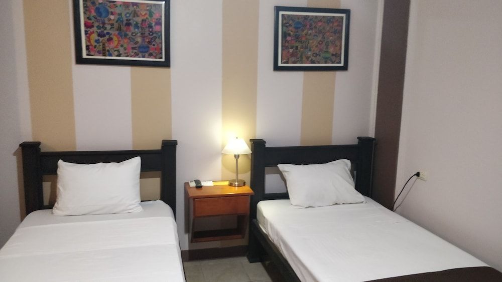 Hotel Las Colinas Family Room 2