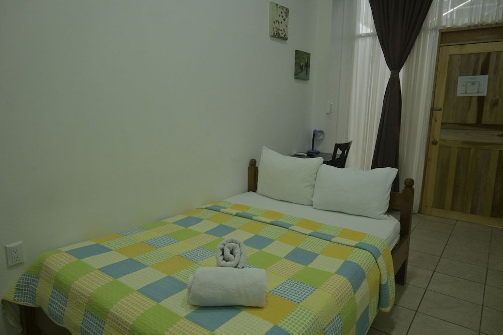 Hotel Las Colinas Family Room 9