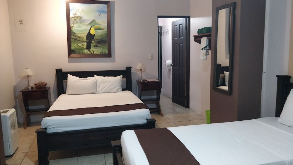 Hotel Las Colinas Family Room