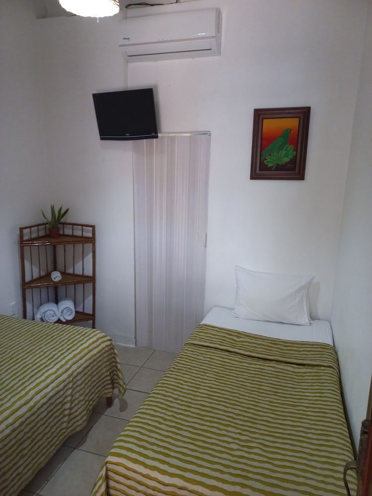 Hotel Las Colinas Family Room 7