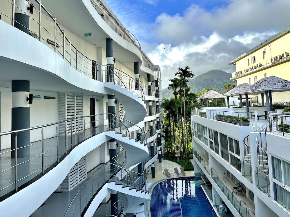 Sunset Plaza Karon by RESAVA
