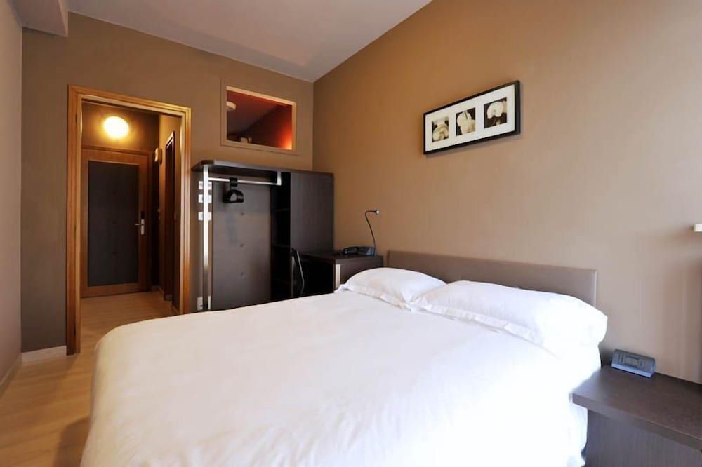 M14 Hotel & Spa Economy Double Room 2