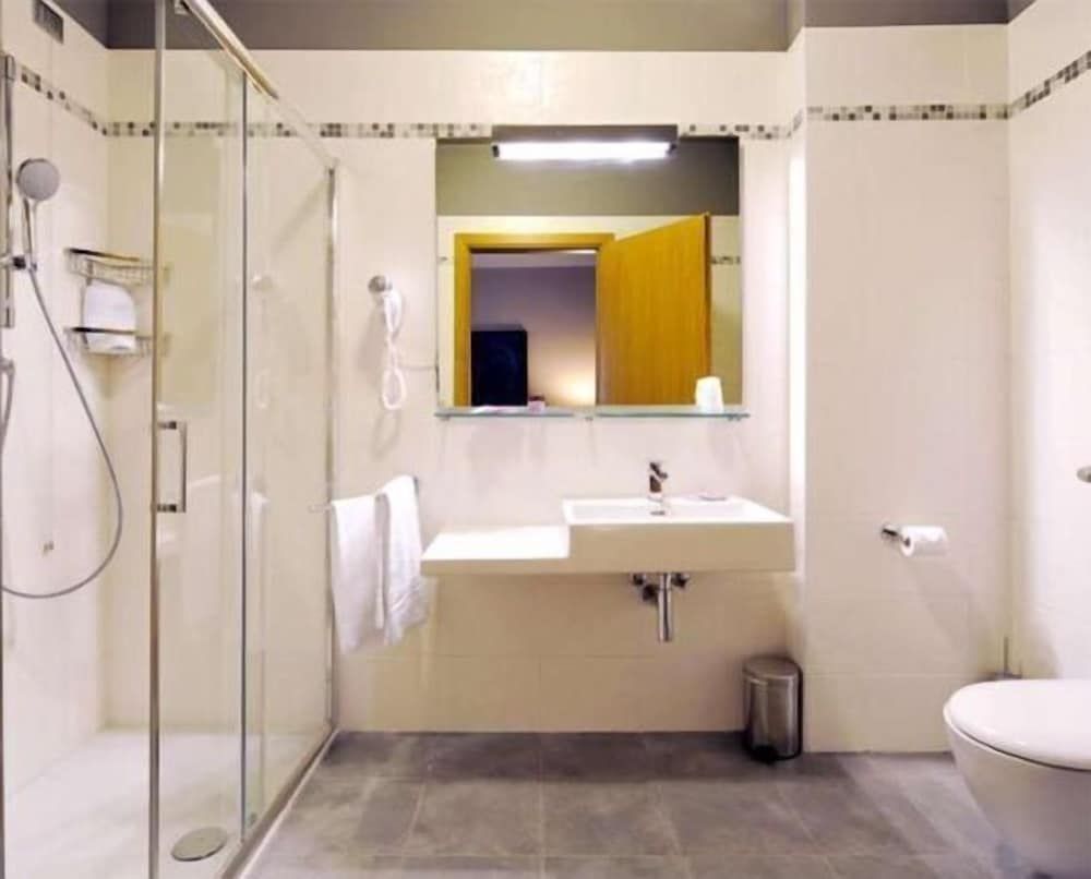 M14 Hotel & Spa Economy Double Room 5