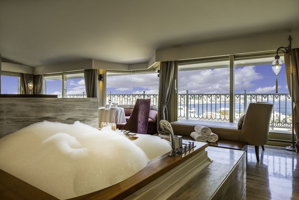 King Suite Room