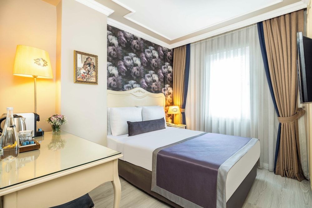 undefined Raymond Hotel Old City 9