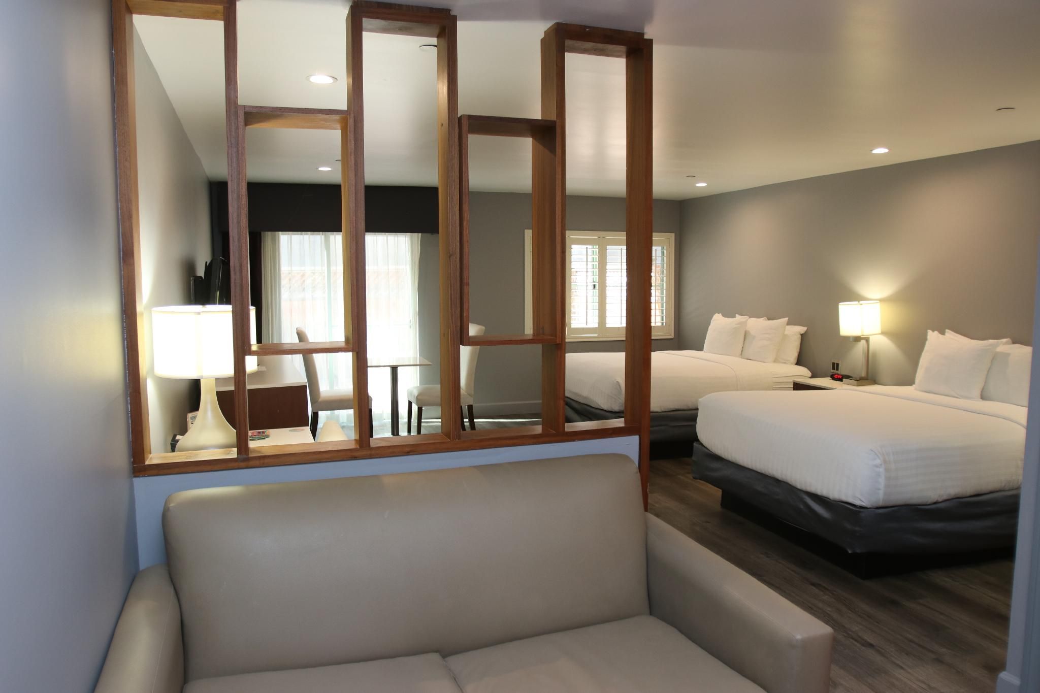 2 Queen Beds, Suite, Nonsmoking