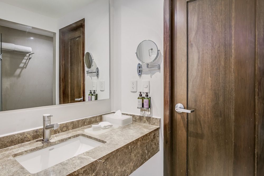 Fiesta Inn Insurgentes Sur Superior Room, 2 Double Beds 9