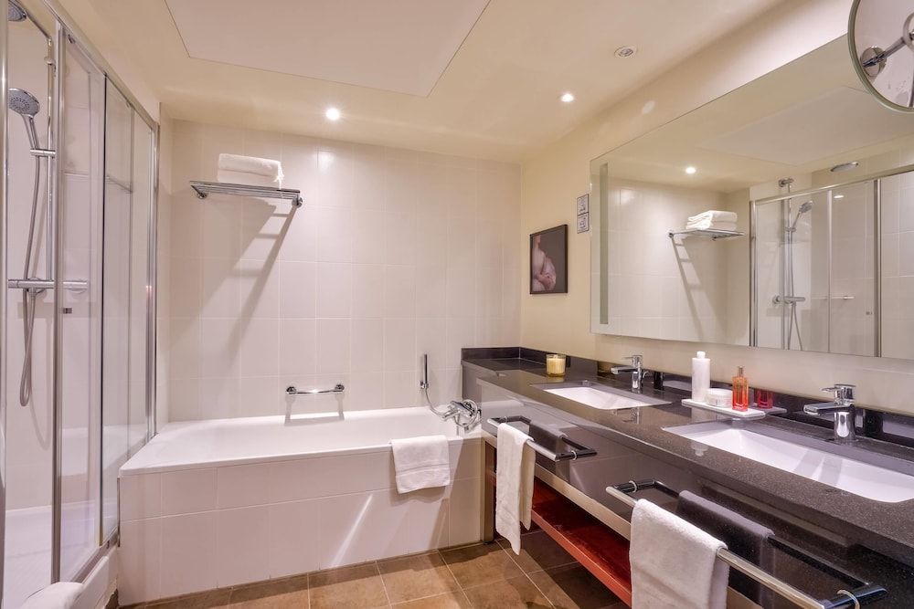 Clarion Paris CDG Airport Standard Room, 1 King Bed, Non Smoking 6