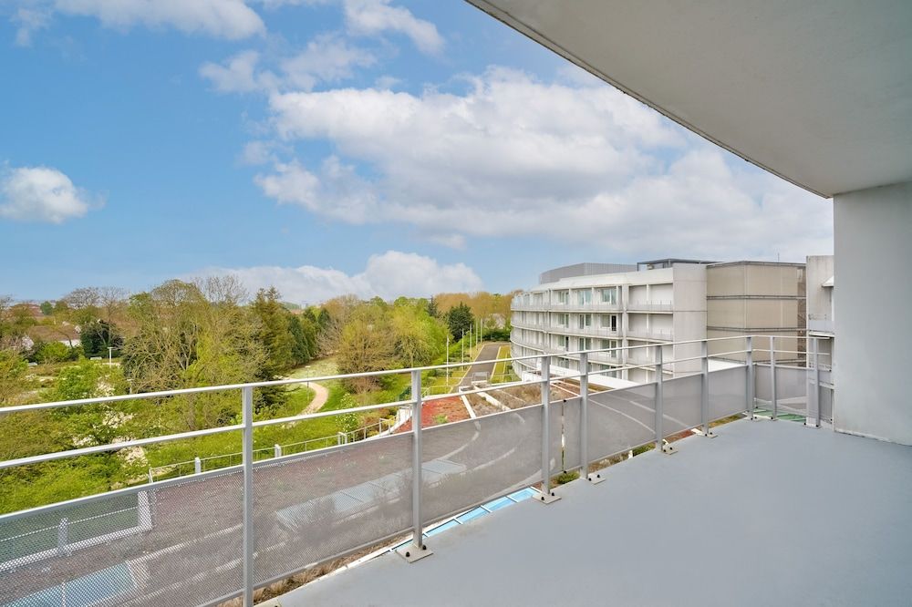 undefined Clarion Paris CDG Airport 10