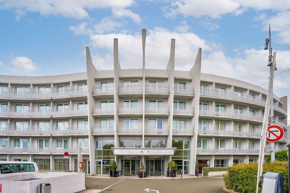 undefined Clarion Paris CDG Airport 5