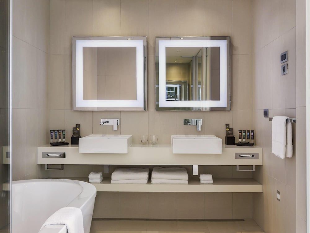 Suite, 1 King Bed