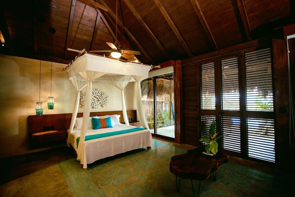 Cabin, Lake View