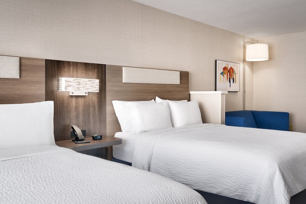 Suite, 2 Queen Beds, Accessible (Communication, Accessible Tub)