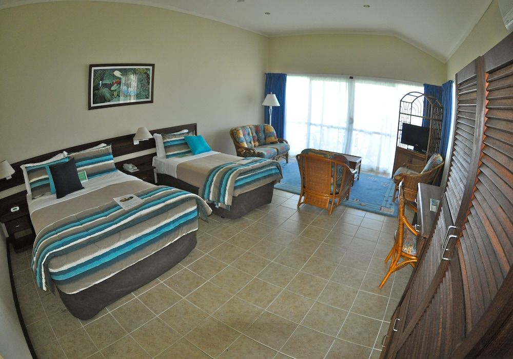 Madang Resort Deluxe Double or Twin Room, 2 Twin Beds 3