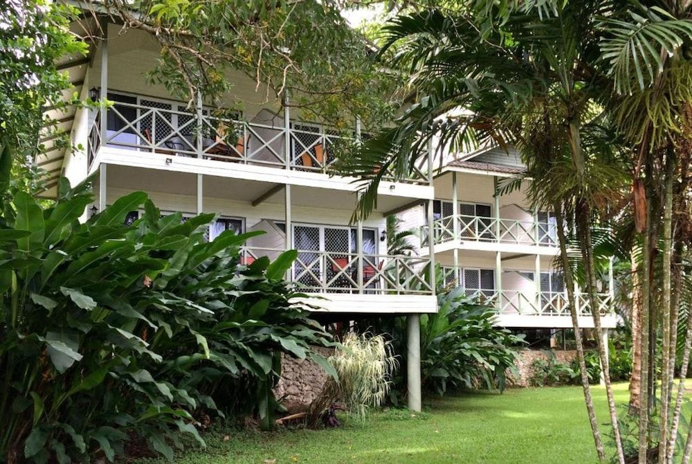 Madang Resort Deluxe Double or Twin Room, 2 Twin Beds 11