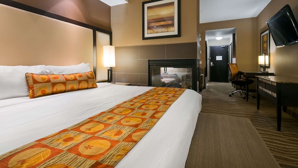 Suite, 1 King Bed, Non Smoking, Fireplace (with Sofabed)