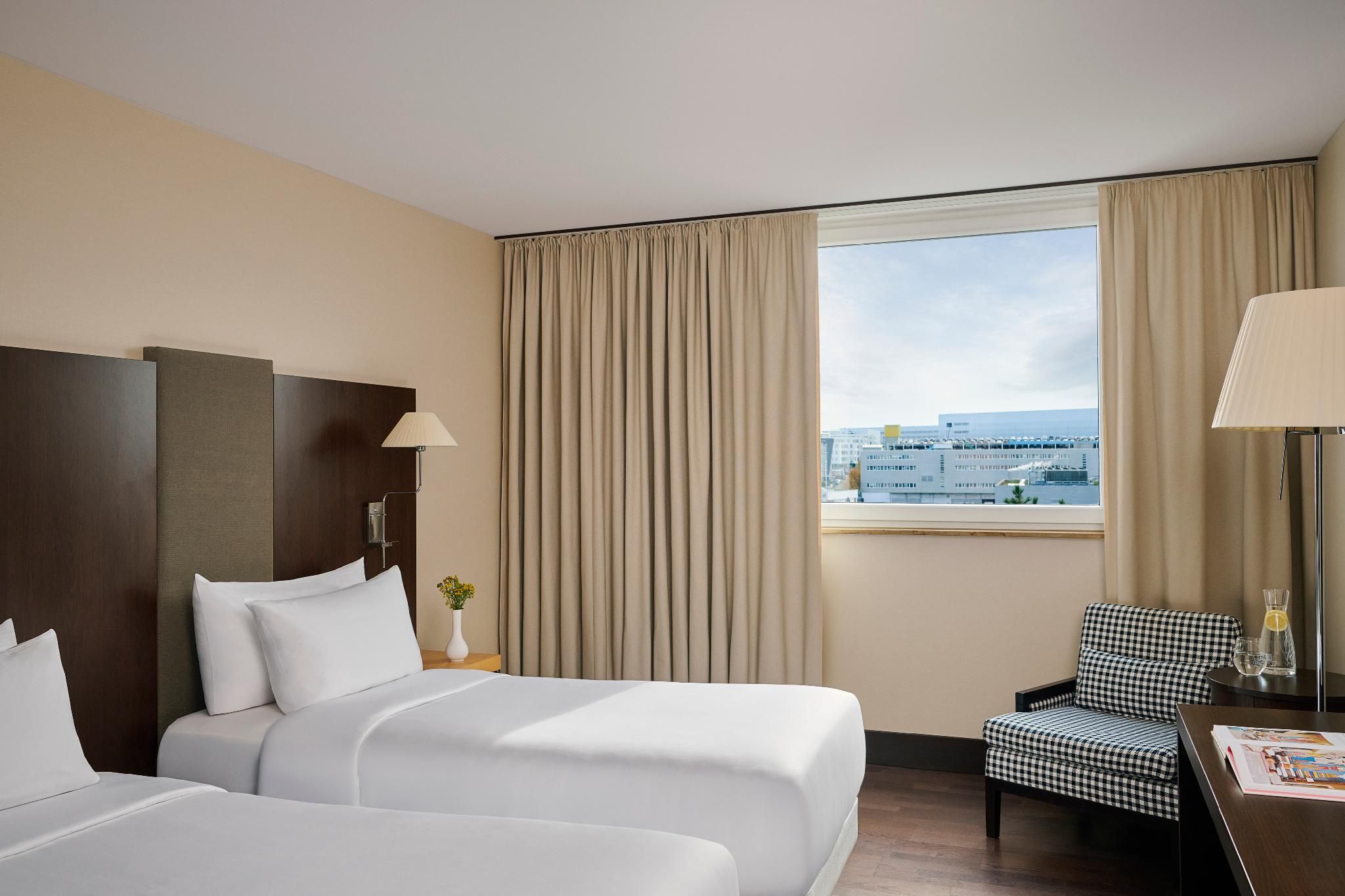 NH Stuttgart Airport Superior Room 2