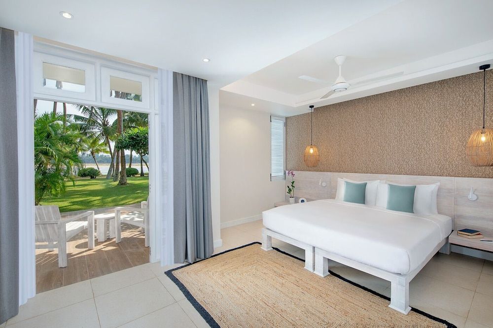 Avani Kalutara Resort Deluxe Ocean View Room 2
