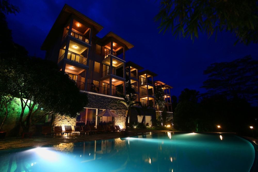 undefined Randholee Resort & Spa