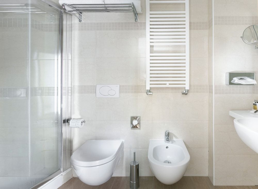 Hotel Ambasciatori Standard Room 4