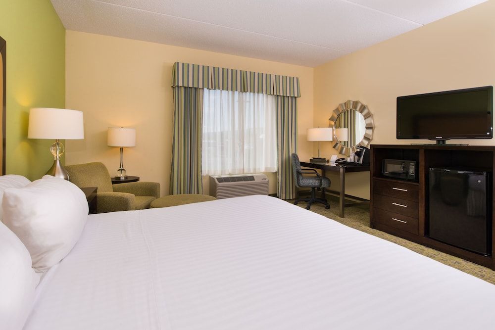 Standard Room, 1 King Bed