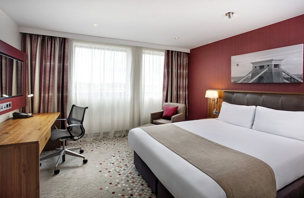 undefined Holiday Inn Bristol City Centre by IHG 4