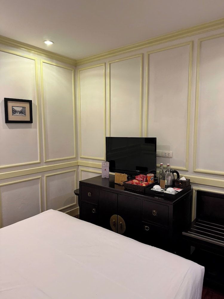 Hanoi Boutique Hotel & Spa Classic Room 8