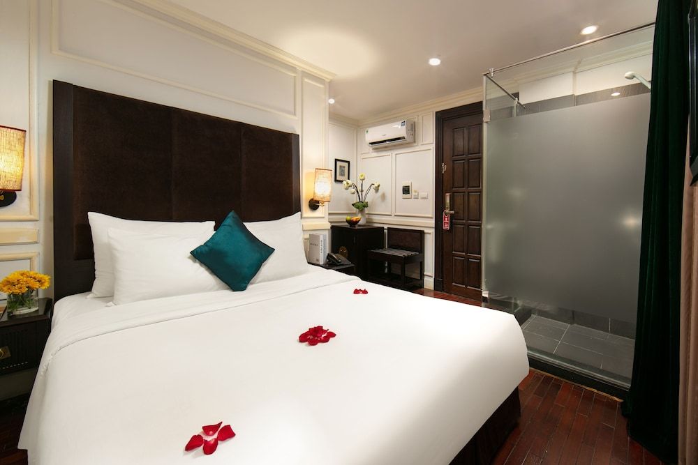 Hanoi Boutique Hotel & Spa Classic Room 4