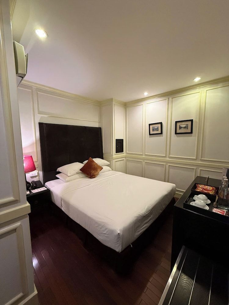 Hanoi Boutique Hotel & Spa Classic Room 5
