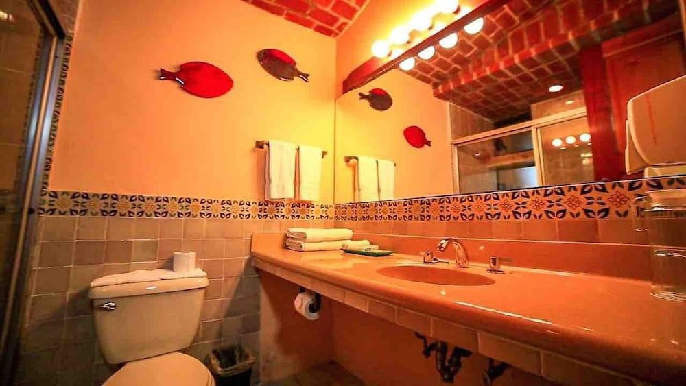 Hotel San Buenaventura De Atitlan Honeymoon Suite 4