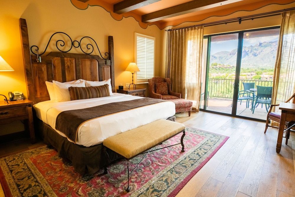 Suite, 1 King Bed (Sonoran)