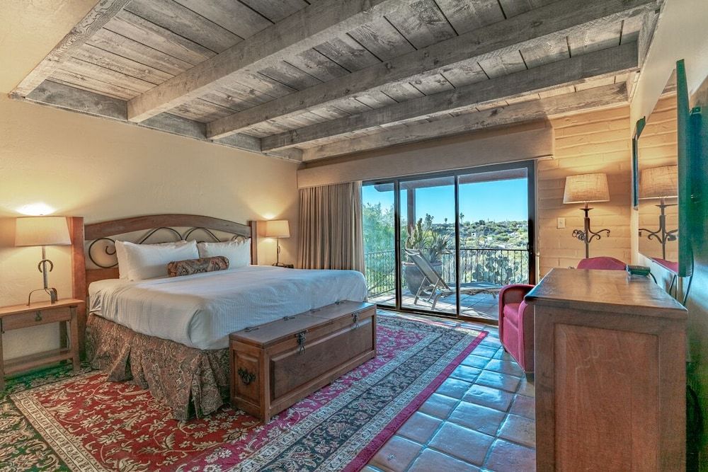 Room, 1 King Bed (Casita)