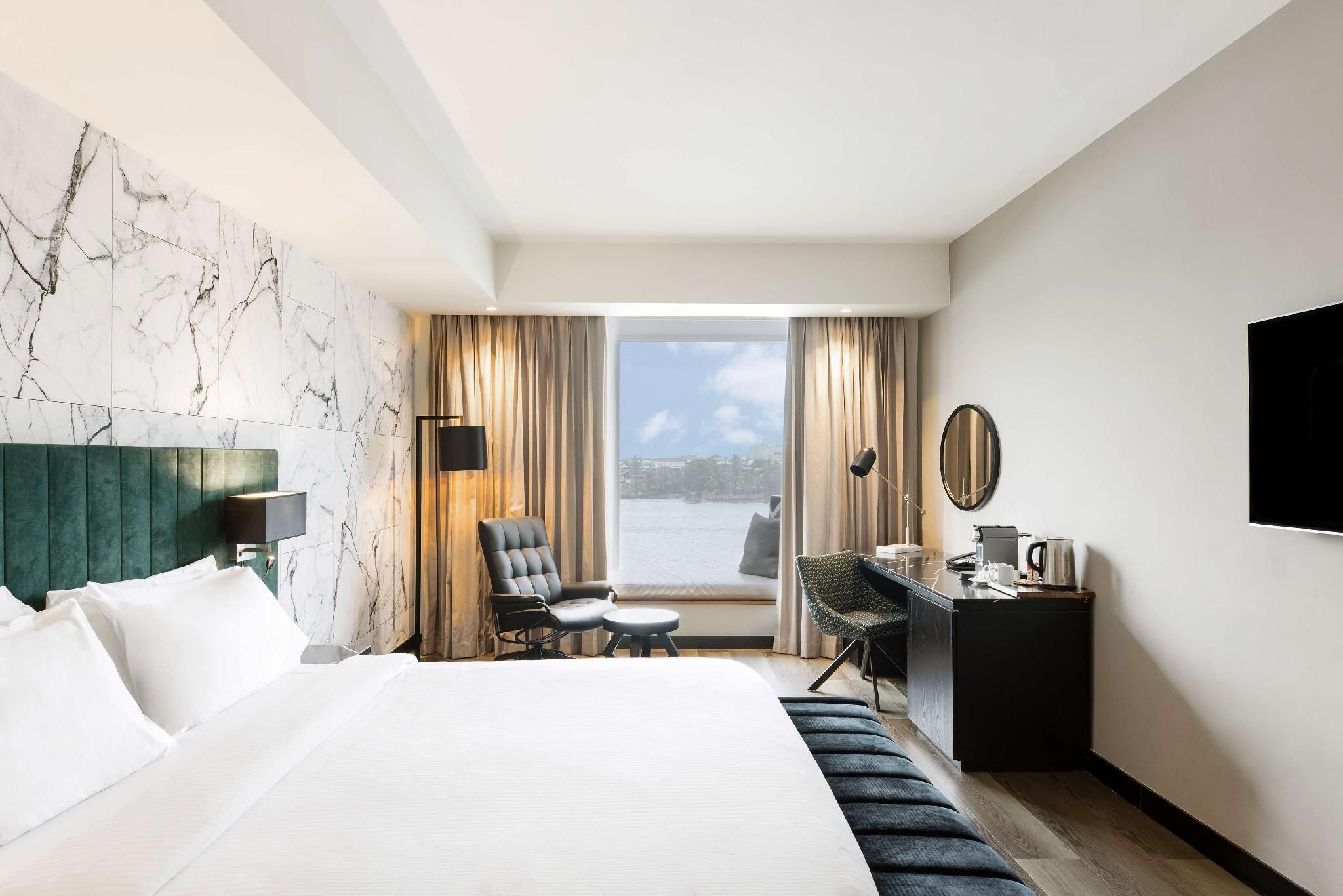 Executive Room lagoon View Lounge Access