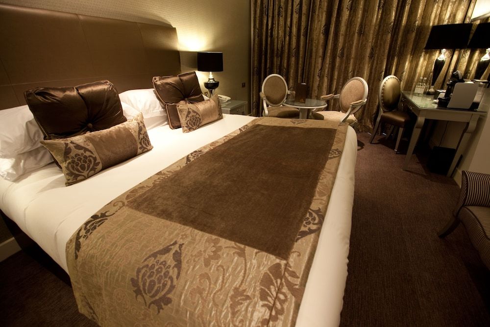 The Oxfordshire Golf Hotel and Spa Executive Double Room 4