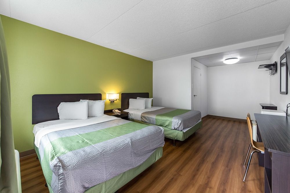 Motel 6 Warminster, PA