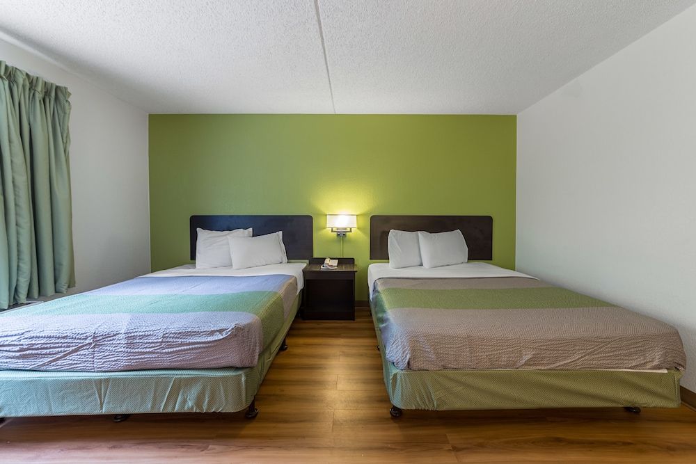 Motel 6 Warminster, PA Standard Room, 2 Double Beds, Non Smoking 2