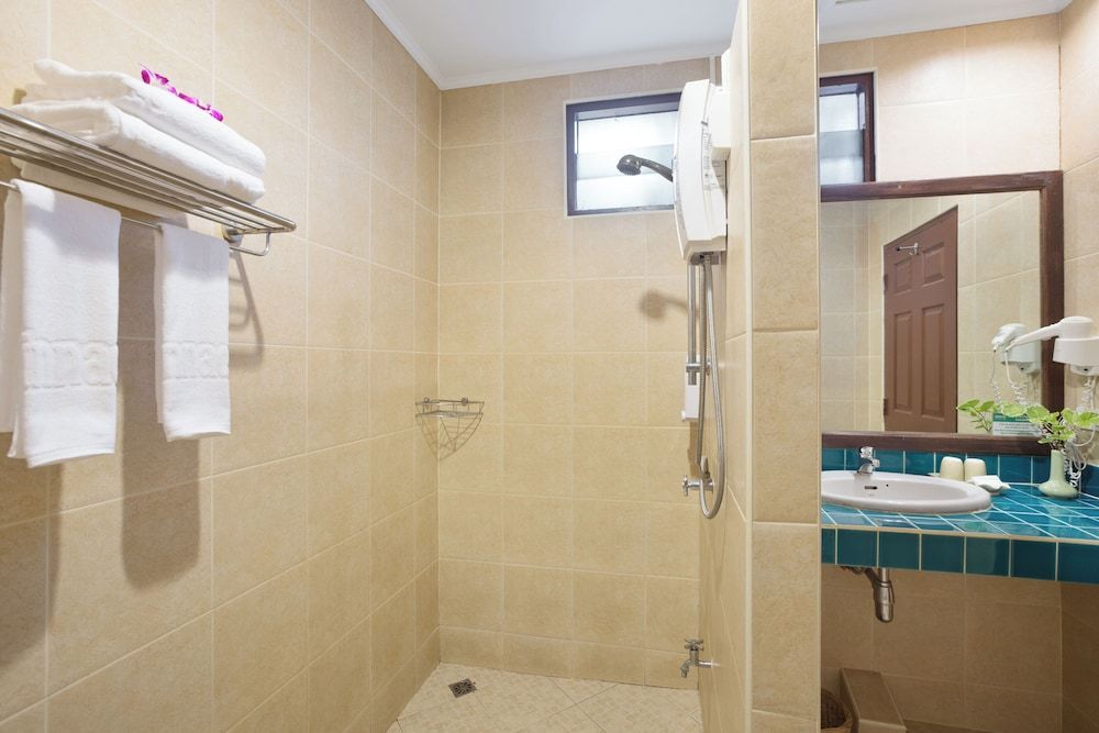 Pinnacle Samui Resort SHA Plus Superior Bungalow 4