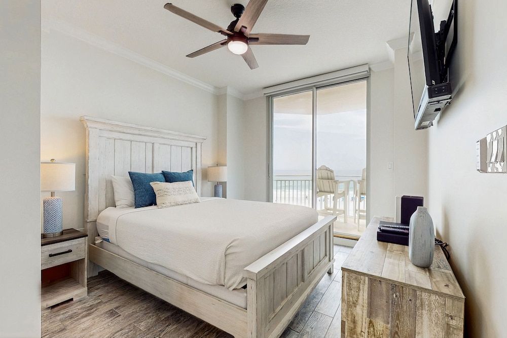 Waterscape Condominiums Condo, 3 Bedrooms 3