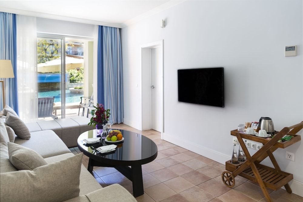 IC Hotels Green Palace & Villas Lake Villa 5