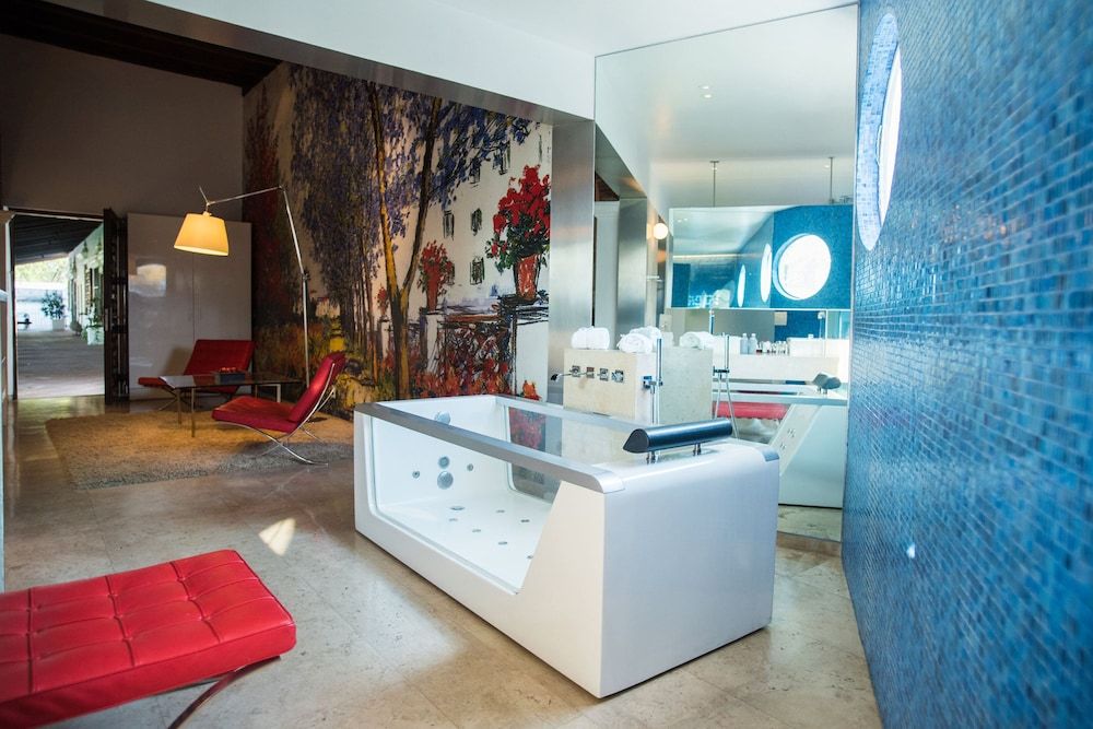 Anticavilla Hotel restaurante & Spa Master suite with bathtub and terrace 10