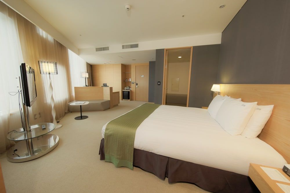 Holiday Inn Gwangju by IHG Suite, 1 King Bed 3