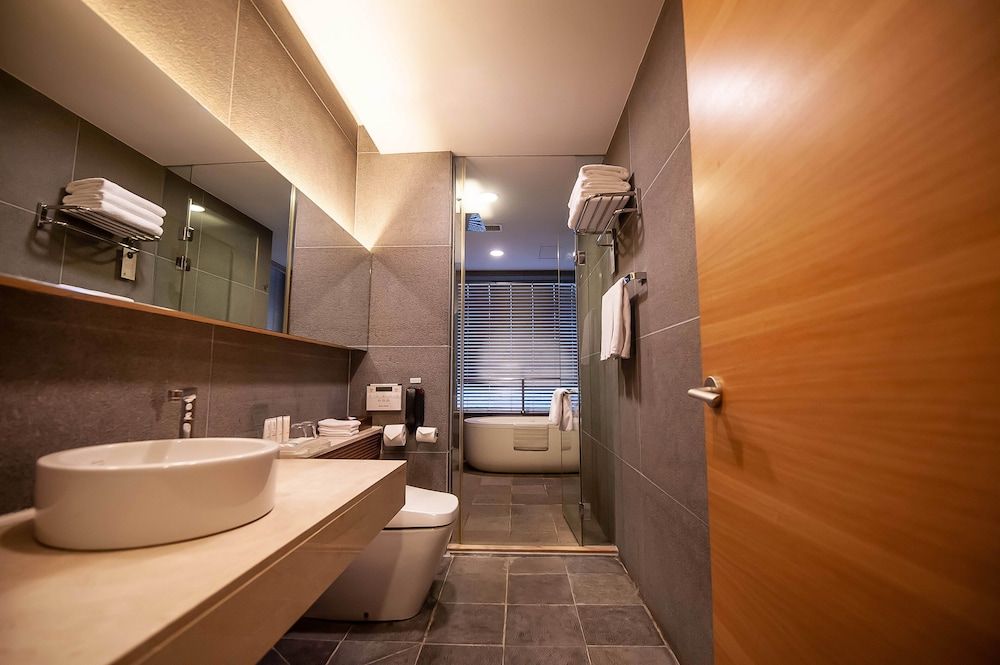 Holiday Inn Gwangju by IHG Suite, 1 King Bed 6