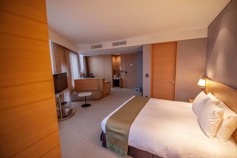 Holiday Inn Gwangju by IHG Suite, 1 King Bed 4