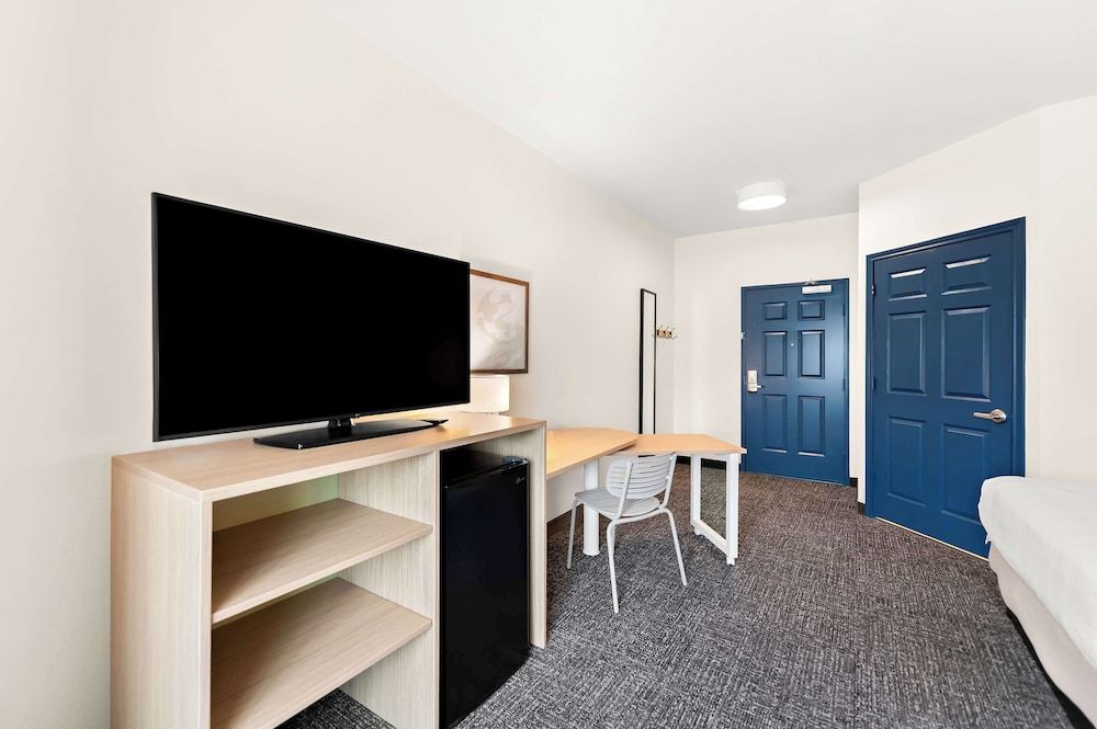 Spark by Hilton Longview