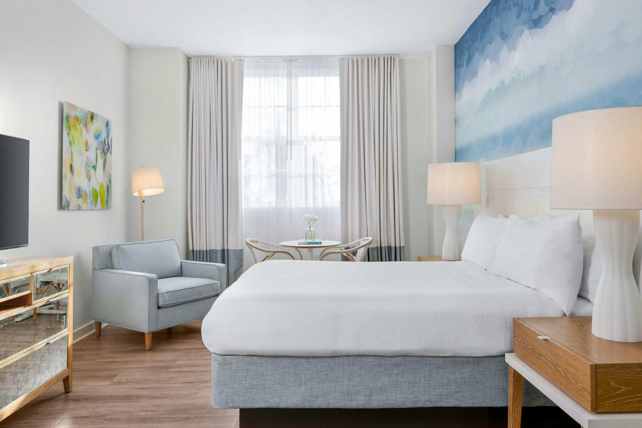 2 Bedroom Suite, Bedroom 1: 1 King, Bedroom 2: 1 Queen, Sofa bed