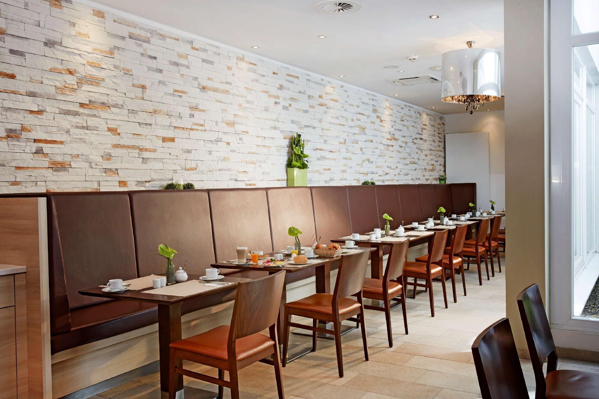 undefined H+ Hotel München 10