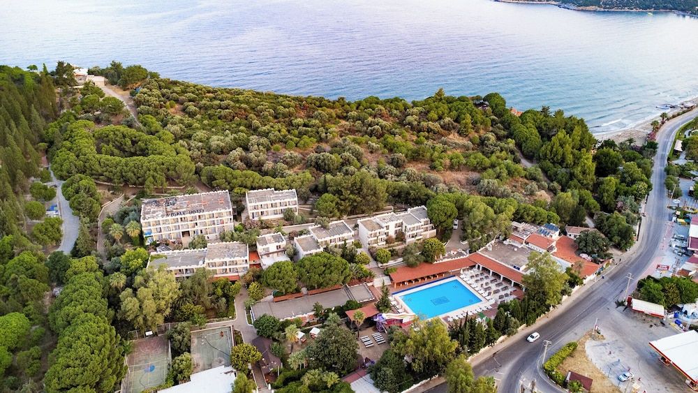 undefined Pigale Beach Resort 4