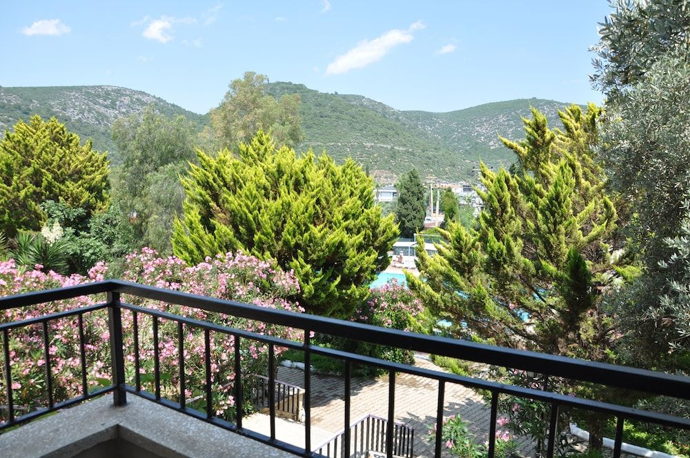 Pigale Beach Resort Standard Double or Twin Room 5