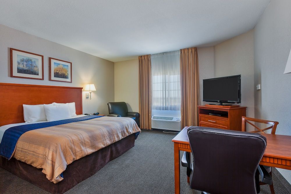 Studio Suite, 1 King Bed, Accessible (Communication)