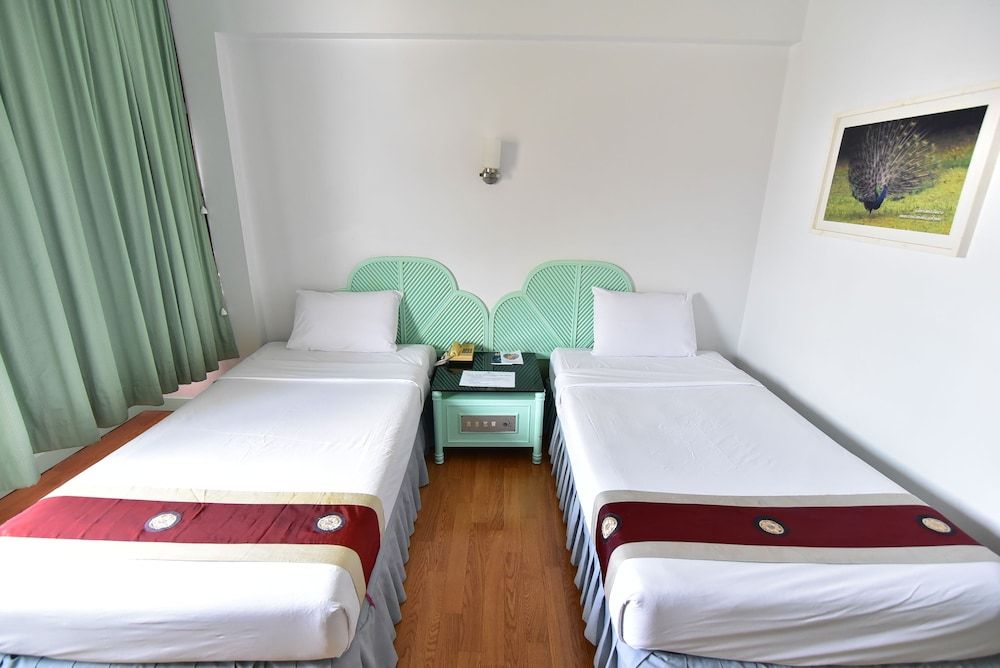 Thumrin Hotel Business Twin Room (Business Deluxe Twin) 7